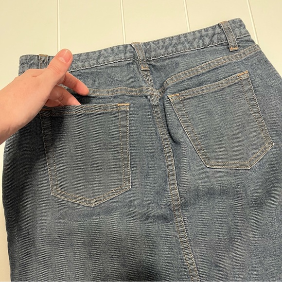 J. Crew Knee Length Denim Pencil Skirt Sz 4 - Picture 2 of 8